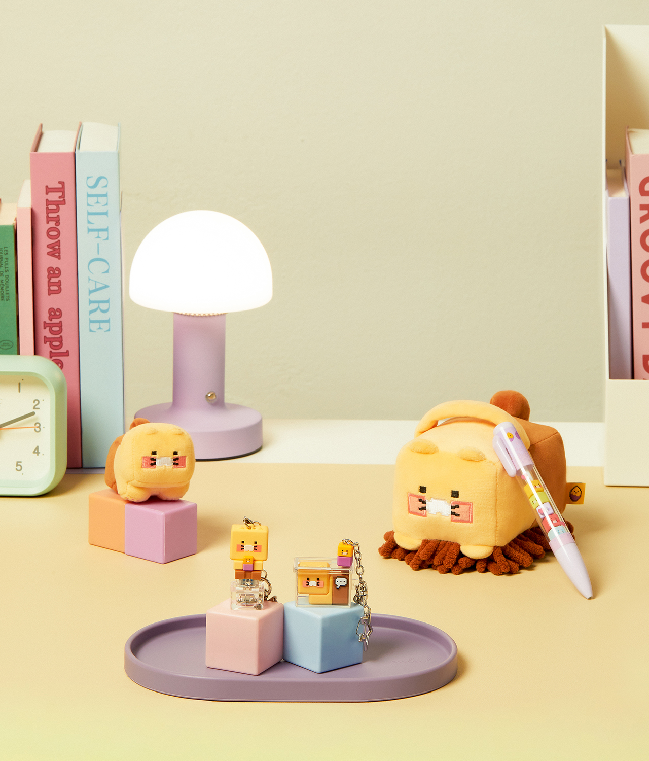 LED Cap Figurine Keychain Chunsik