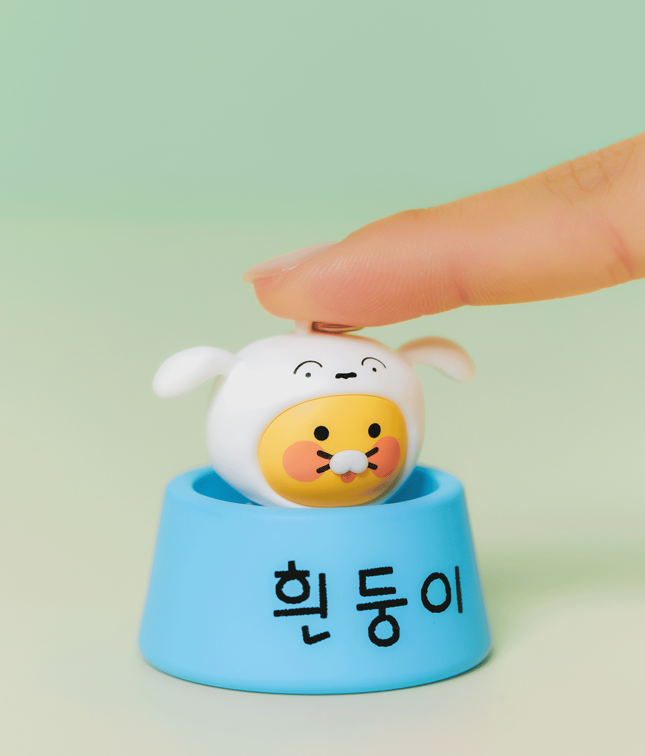 Clicker Keychain Shin-chan X Friends Shiro Chunsik - Kakao Friends