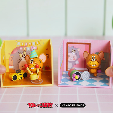KAKAO FRIENDS - XFriends Figurine (2 1) Ryan