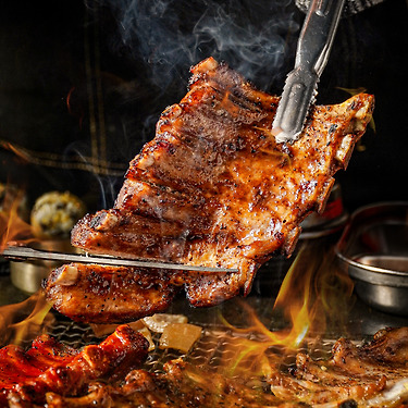 [톡딜]부드러운 쪽갈비 등갈비 구이 캠핑음식 밀키트 650g (15,720원/무료)