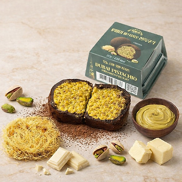 [톡딜] 두바이 쫀득쿠키 50g 4구+4구 (23,490원/무료)