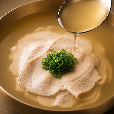 [카카오]제주 흑돼지 맑은곰탕 560g 4팩 (17,900원/무료)
