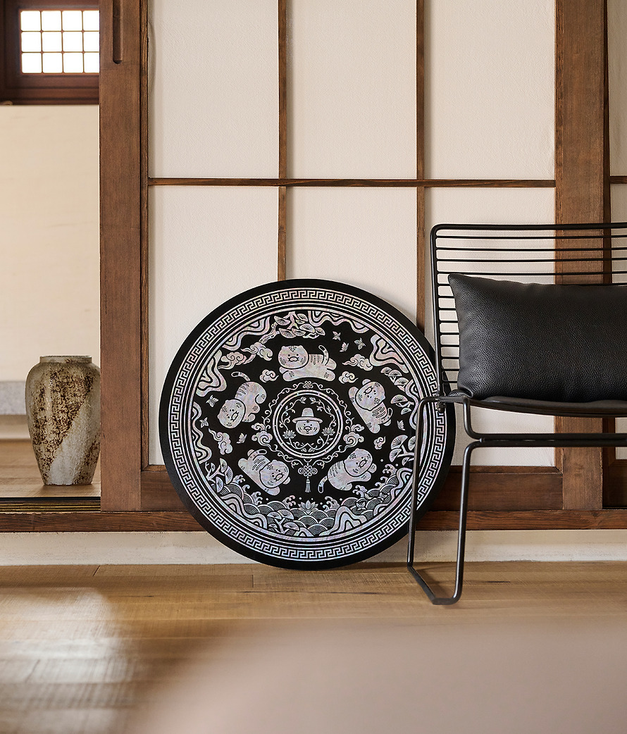 Mother-Of-Pearl Mini Table Yetnal Yetchun Mother-of-pearl Table - Kakao Friends