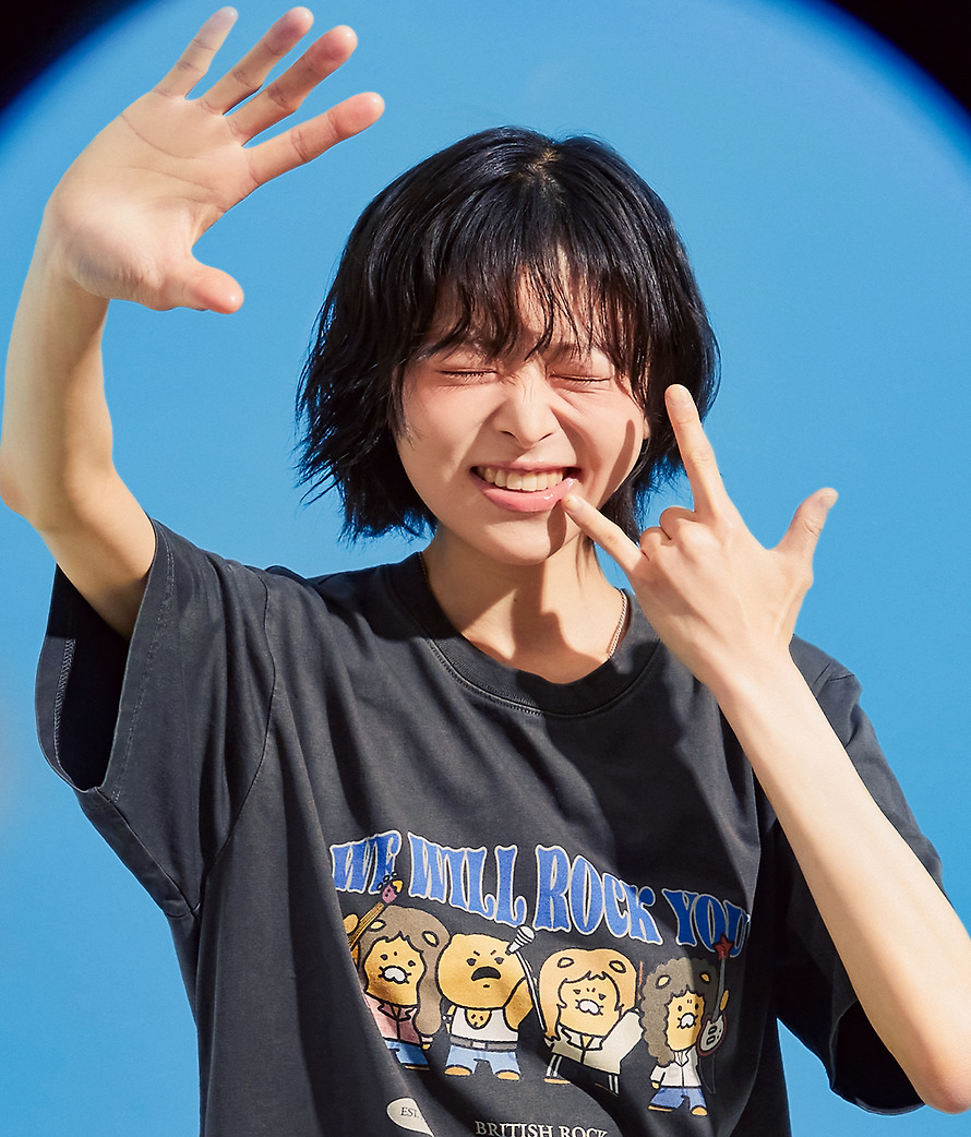 T-Shirt Queen X Friends Rock Charcoal Chunsik - Kakao Friends