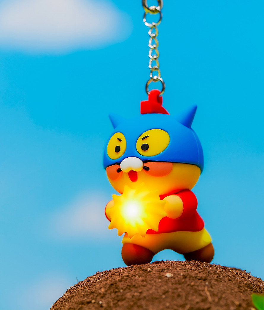 LED Figure Keychain Shin-chan X Friends Chunsik - Kakao Friends
